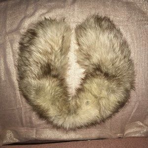 CREAM FOX COLLAR, VINTAGE 1950S